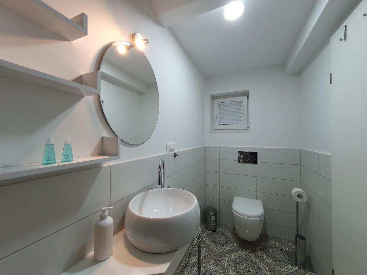 Charming Apartment Mila In Privat House With Free Parking Ljubljana Kültér fotó